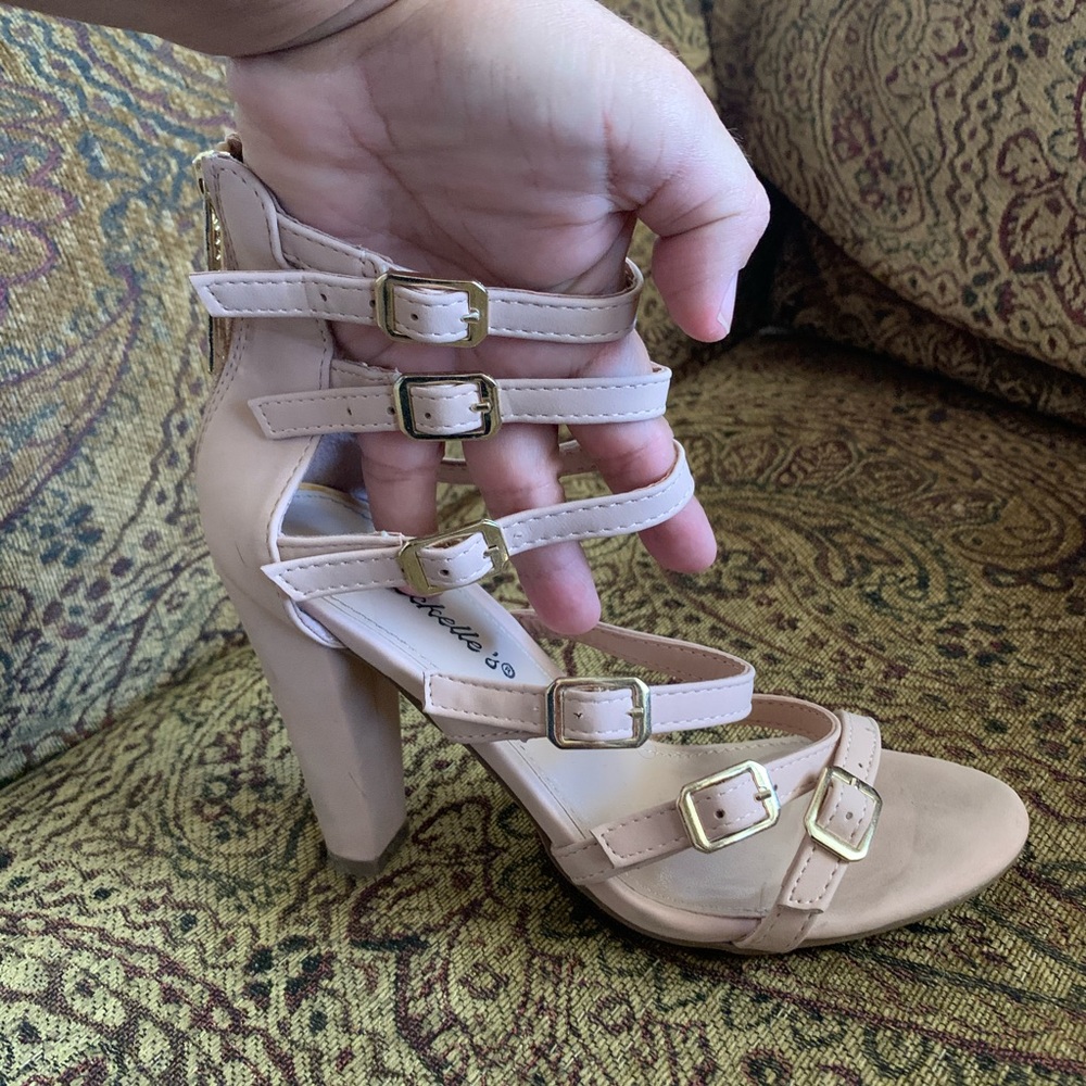 Breckelle’s Strappy Heels Peach/Pink Color